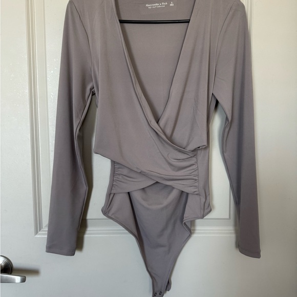 NWT Gray Long Sleeve Bodysuit - Picture 2 of 5